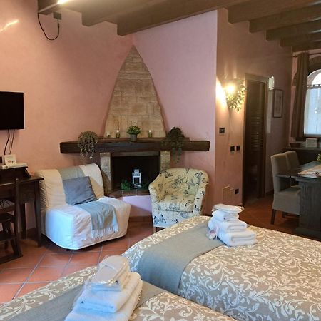 Monolocale Elvira Abbadesse Guest House Mailand Exterior foto